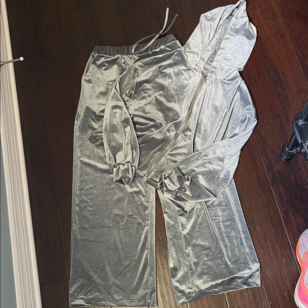 Grey Pants Set - Picture 4 of 9
